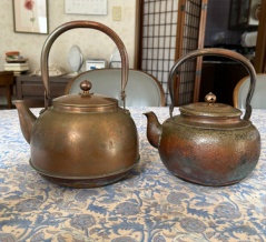 【共に新生活を始めた銅のやかん】今から数年前、小樽へ引っ越してきた時、私と一緒にやってきたものがあります。それが「東屋の銅のやかん」です。