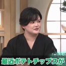 サンデーモーニングが朝日新聞のデマ記事「ポテトチップスの包装が白黒になったことに官邸幹部が『売名行為だ』と言ったが、そのような発言は国内を萎縮させる行為だ」を紹介