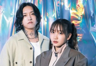 【驚愕】YOASOBIのタトゥー担当、タトゥーが増えすぎて長袖みたいになる･･･