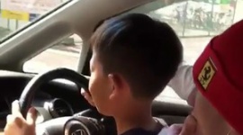 子供に車運転させる動画で炎上、配管工・大塚慎一を逮捕…「無免許運転させた事になるとは知らなかった」