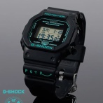吉田カバンの「POTR」と「G-SHOCK」がコラボ　ターコイズブルーが目を引く一品