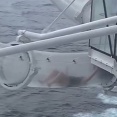「最悪の悪夢」海上に突き出た米クルーズ船スライダーで、利用者が動けなくなる映像拡散！