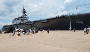 【画像】海上自衛隊の護衛艦見に来たぞ