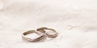彼女が欲しいといった三桁手前の婚約指輪　→彼女「親に怒られた！どうして教えてくれなかったの！？」