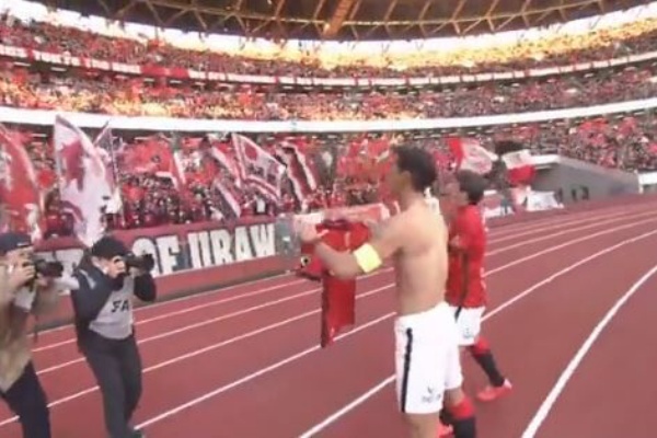 天皇杯 浦和レッズ これが浦和だ 今季退団のdf槙野智章が劇的at決勝ゴール 3大会ぶり天皇杯優勝 来季acl出場権を獲得 ｊ２サッカー通信