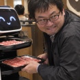 (ヽ´ん`)「しゃぶ葉で1番安いコース頼んで他の客が頼んで配膳ロボが運んでる肉貰うのおすすめ」