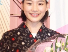 能年玲奈 『あまちゃん』笑顔で撮了　早くも続編熱望