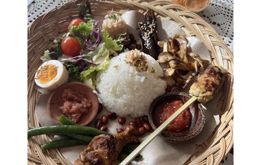 『art cafe185でナシチャンプル&スパイスカレー』の画像