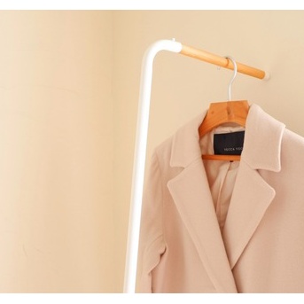 きれいめ冬コートとマフラーの組み合わせ（PR含む）