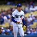 【朗報？】ロバーツ監督「ロウキは素晴らしい」ファン「4回2失点、5回3失点やぞ」「目が腐ってるのか？」