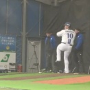 【衝撃】DeNA戸柱、マウンドに立つｗｗｗｗｗ謎の投球練習にファン困惑「二刀流転向か？」「守護神トバ」