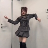 『[ノイミー] 田中れいなさんチョコメラにハマり、TikTokで踊ってる』の画像