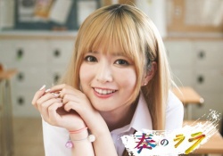 小川彩さん、金髪が似合いすぎてパロディ系のアレっぽいと話題に