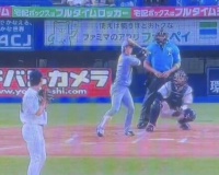 昨日の近本の打席のアレ、明らかにボークだったよな