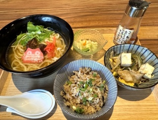 金沢市保古「美ら島の葉菜」ランチ＆カフェタイムは「HAISAI village(ハイサイビレッジ)」として沖縄料理を楽しめます