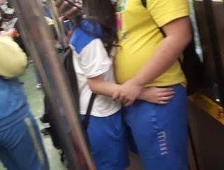 【画像】彼女がデブ専の中国人カップル、撮影されるｗｗｗｗ