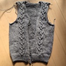 【編み物】仕上げ前のベストが2着分