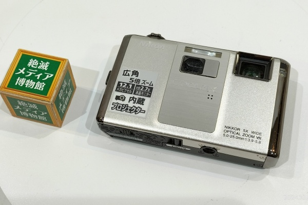 Nikon COOLPIX 防水カメラ 5倍ズーム動作未確認です