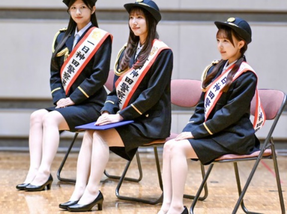 [ノイミー] 落合希来里・蟹沢萌子・河口夏音『一日神田警察署長イベント』写真が到着！！