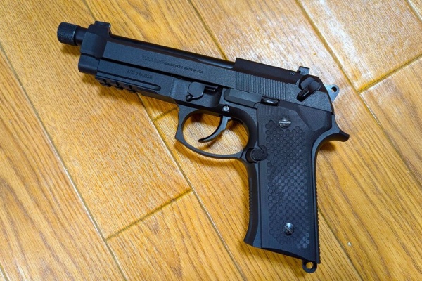 ガン　ガスガン BM-9 CO2GBB BK BATON タニオコバ BM-9 CO2ガスブローバック BK/FDE BM9 | CO2