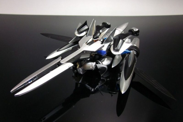 HG 1/144 ブレイヴ 指揮官用試験機 全塗装完成品 機動戦士ガンダム