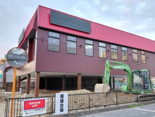 完成に近づく「びっくりドンキー 春日井店」の新店舗。オープン予定は5月26日（春日井市鳥居松町）