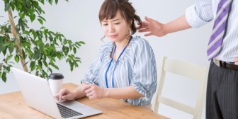 諸事情で旦那の弟（29歳）と同居してる。気が付いたら肩を抱かれたり、歯ブラシを間違えて使われたりしてイライラする…