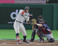 チェコ戦の佐藤輝明の死球、ヤバそうな場所に当たる