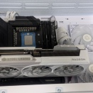 RX9070とASRockのSteelLegendの1000wを装着