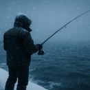 【釣り人必見】冬の防寒対策に効く！ホッカイロの「貼るべき3大部位」を科学的に解説