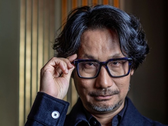 【物議】小島秀夫監督の“芸能人アピール”にゲーマーから苦言「芸能人と遊ぶ暇があったら…」「映画作りたいなら映画行け」