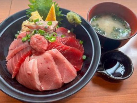 静岡にマグロ食べに行きたいんやが🥺