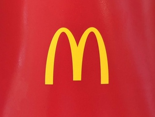 【悲報】アメリカ人「マクナルのフライドポテトが800円、もう富裕層しか行けないよ……😢」