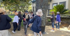 厳しい異国で出た言葉