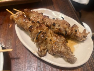 ローカル駅で見つけた！ジャンボ炭火焼き鳥が美味しいお店。　鳥良　萱島