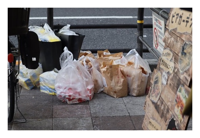 ポケカが特典のハッピーセットが外国人の転売ヤーであふれかえる・・・　マクドナルド側が悪いと声も