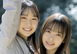 渡辺莉奈と藤嶌果歩のサンタコス、破壊力がヤバすぎる・・・