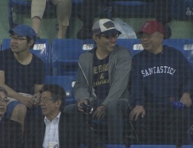 出川哲朗、神宮に降臨ｗｗｗｗｗｗｗｗ