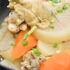 ホロっと取れる♪鶏手羽元の納豆のたれ煮