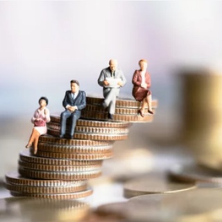 年金だけで生活して、雀の涙