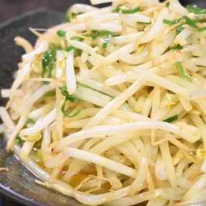 ラーメンにのせたい♪もやしのラード炒め