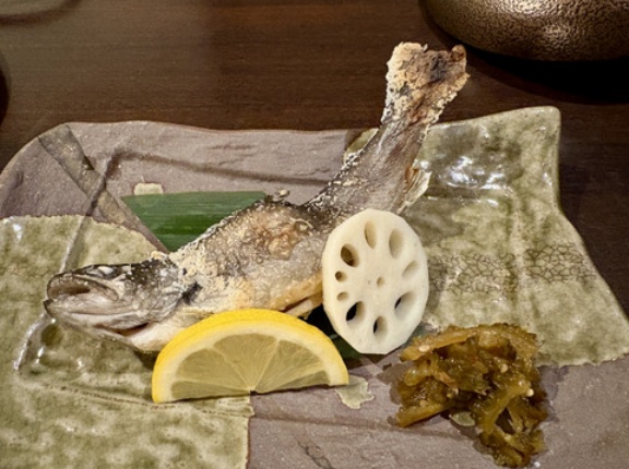 馬鹿「川魚うめぇ～！」ﾊﾟｸﾊﾟｸ 僕「うん、でも海の魚の方が美味しいよね？」