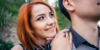 男＞女友達になる恋愛脳の友達の考えは理解できない。先約は私なのに…