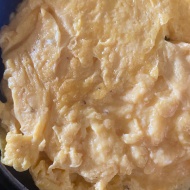 豆パチャージの卵で朝ごはん！焼きおにぎりサンド【PR】