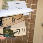 【悲報】Amazon「配達が完了しました」→配達員が玄関撮った画像送信