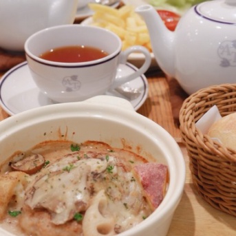 ４店舗限定♪Aftrenoon Tea TEAROOM＊ハンバーグとサンドイッチ