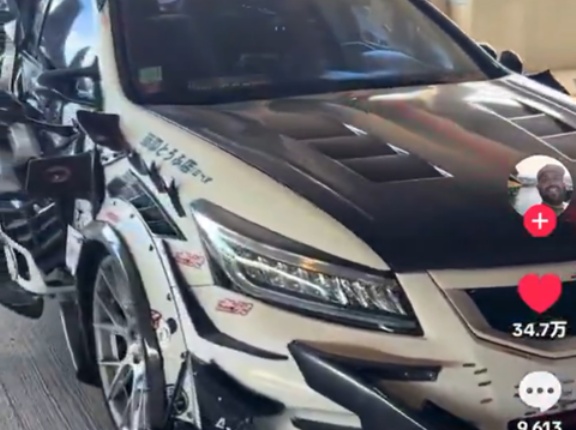 【画像】カーチューンLv.100の車が発見される…