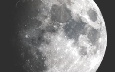 『薄雲の中のお月様（月齢10.7） ☆彡』の画像