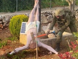 イスラエル兵がキリスト像を破壊か！？　世界で大炎上！　海外の反応。