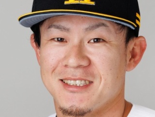 牧原大成  .301  5本  49打点  12盗塁 育成5位 あと3打席で規定打席首位打者